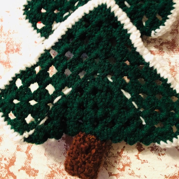 Christmas Tree 🎄 crochet with some ornaments - Picture 8 of 16